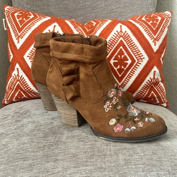Boho embroidered ankle boots size 6 - Picture 4 of 8